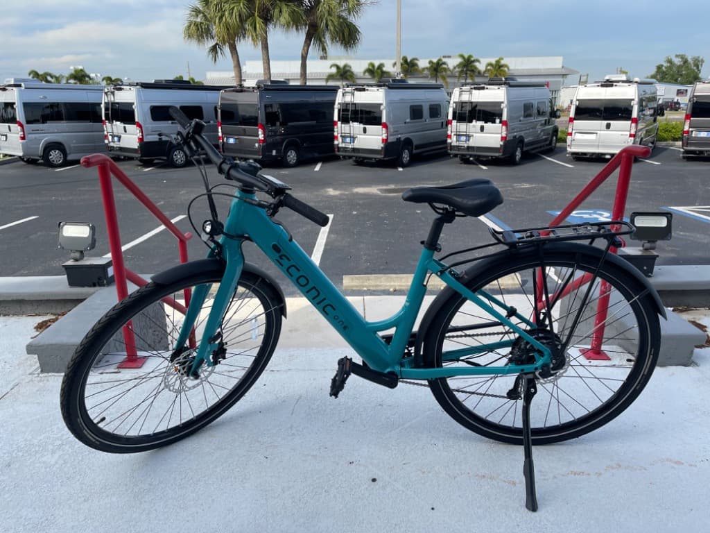 2024 Econic One E Conic Green