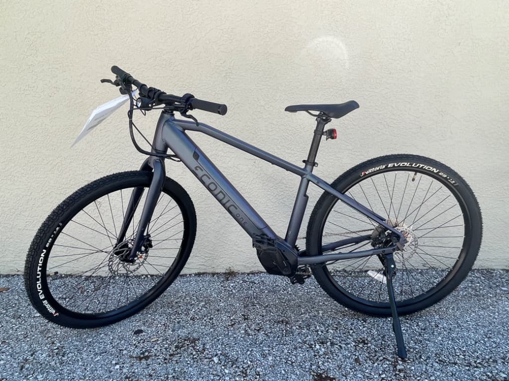 2024 Econic One Black