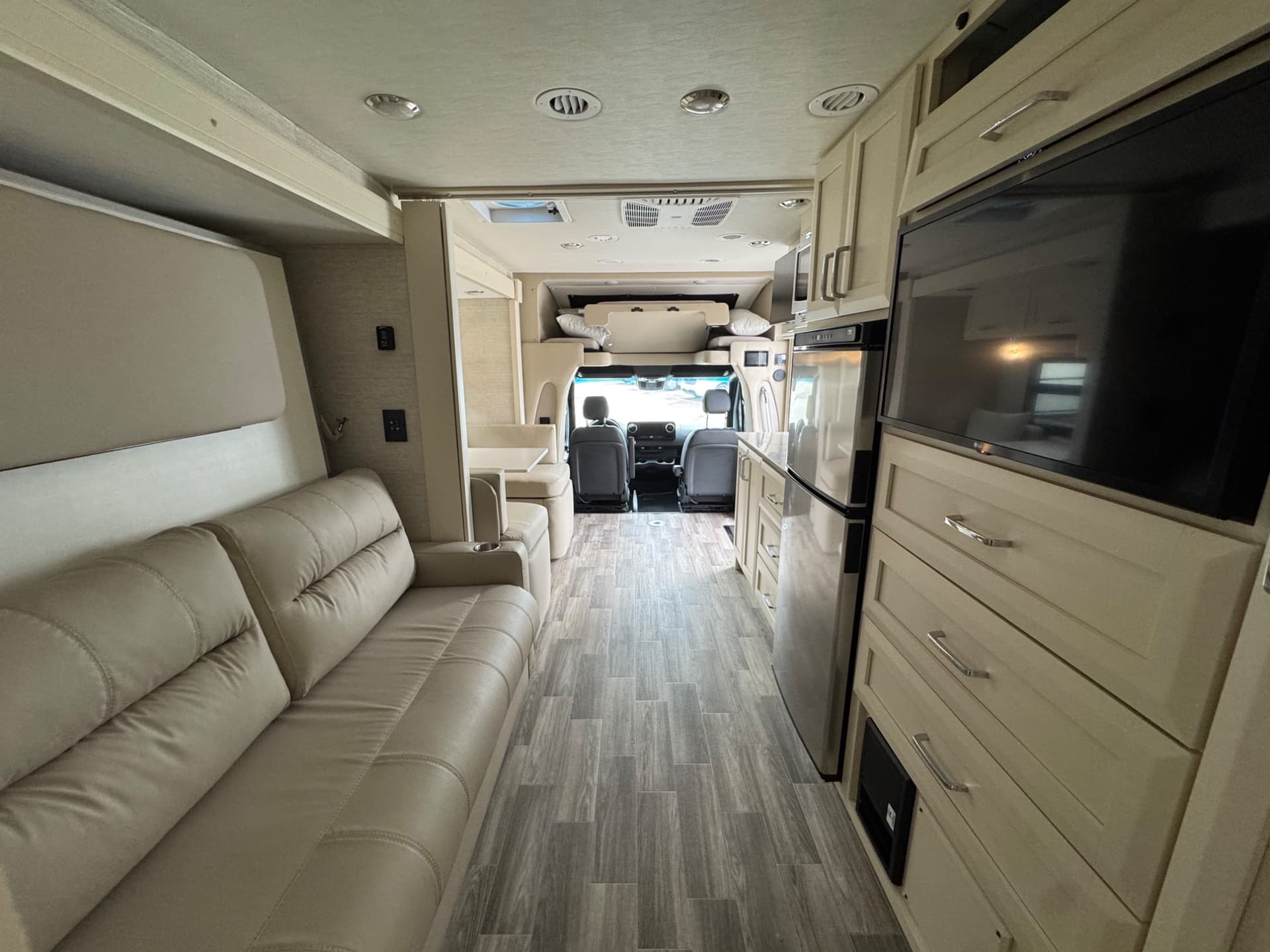 2024 Tiffin Motorhomes 2024 Tiffin Motorhomes Wayfarer - thumbnail 9