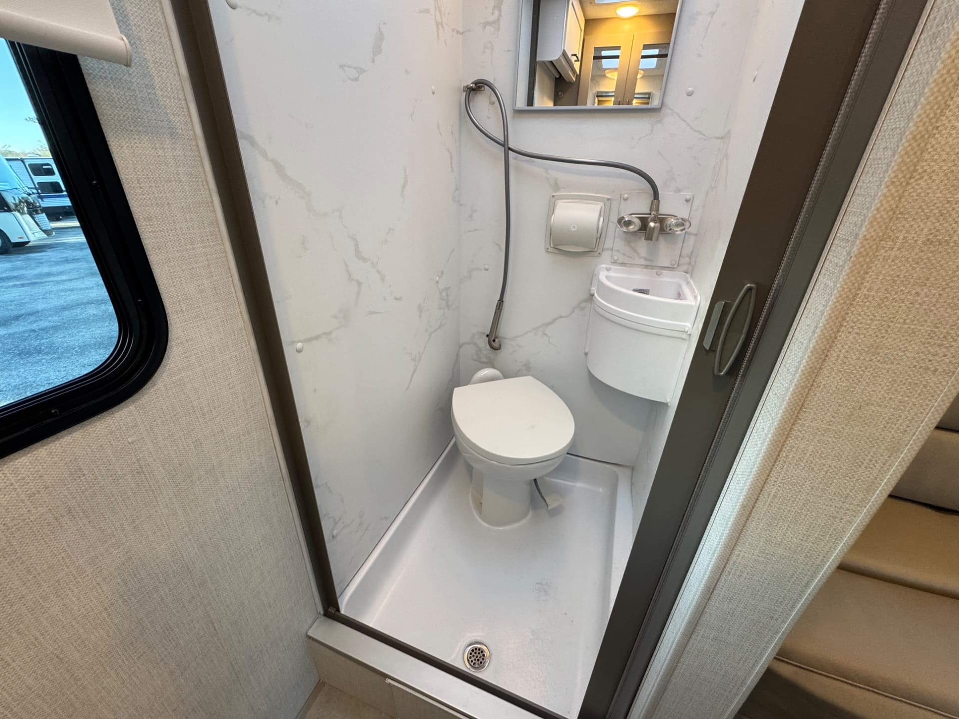 2026 Thor Motor Coach 2026 Thor Motor Coach Quantum - thumbnail 17