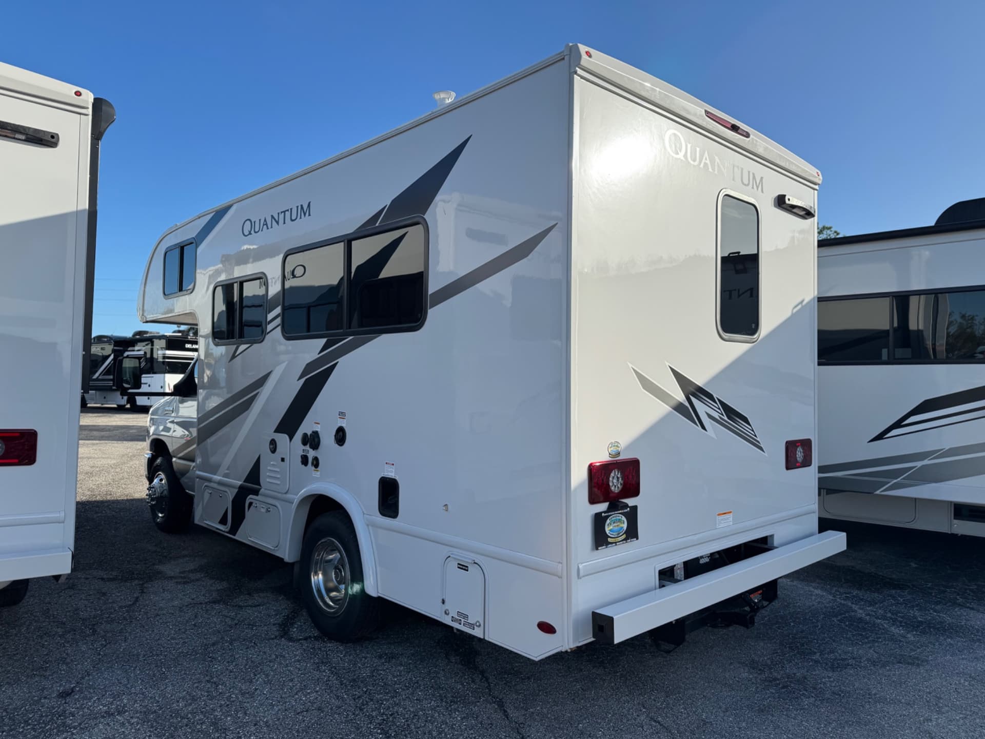 2026 Thor Motor Coach 2026 Thor Motor Coach Quantum - thumbnail 2