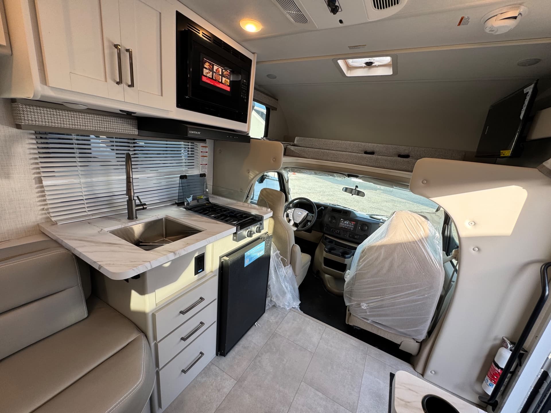 2026 Thor Motor Coach 2026 Thor Motor Coach Quantum - thumbnail 8