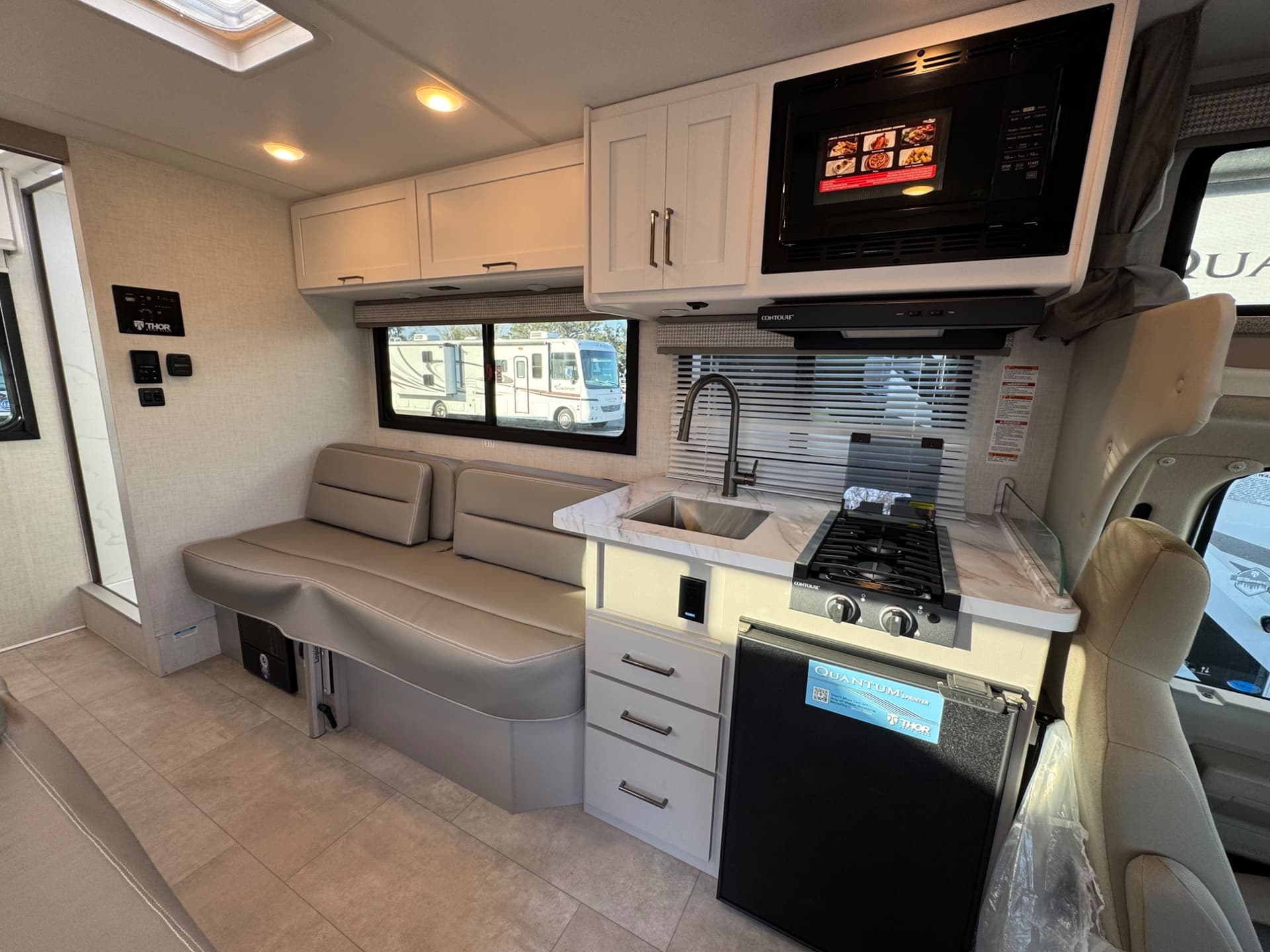 2026 Thor Motor Coach 2026 Thor Motor Coach Quantum - thumbnail 9