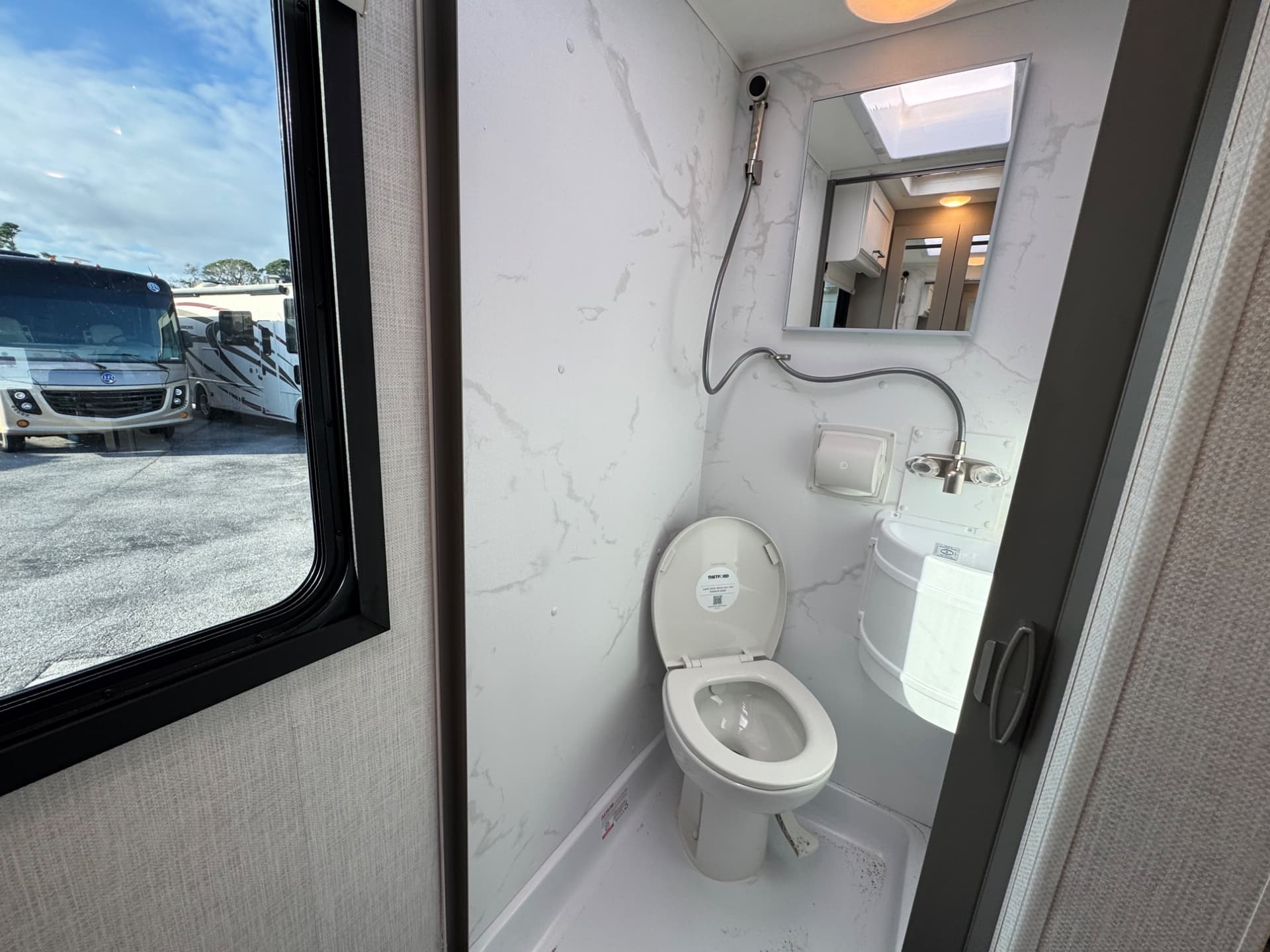 2026 Thor Motor Coach 2026 Thor Motor Coach Quantum - thumbnail 15