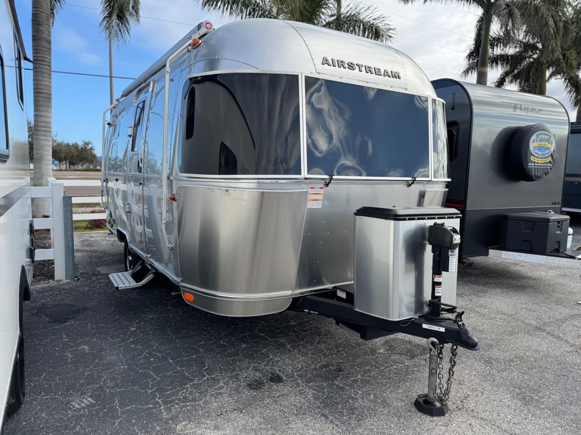 2024 Airstream Caravel 20FB