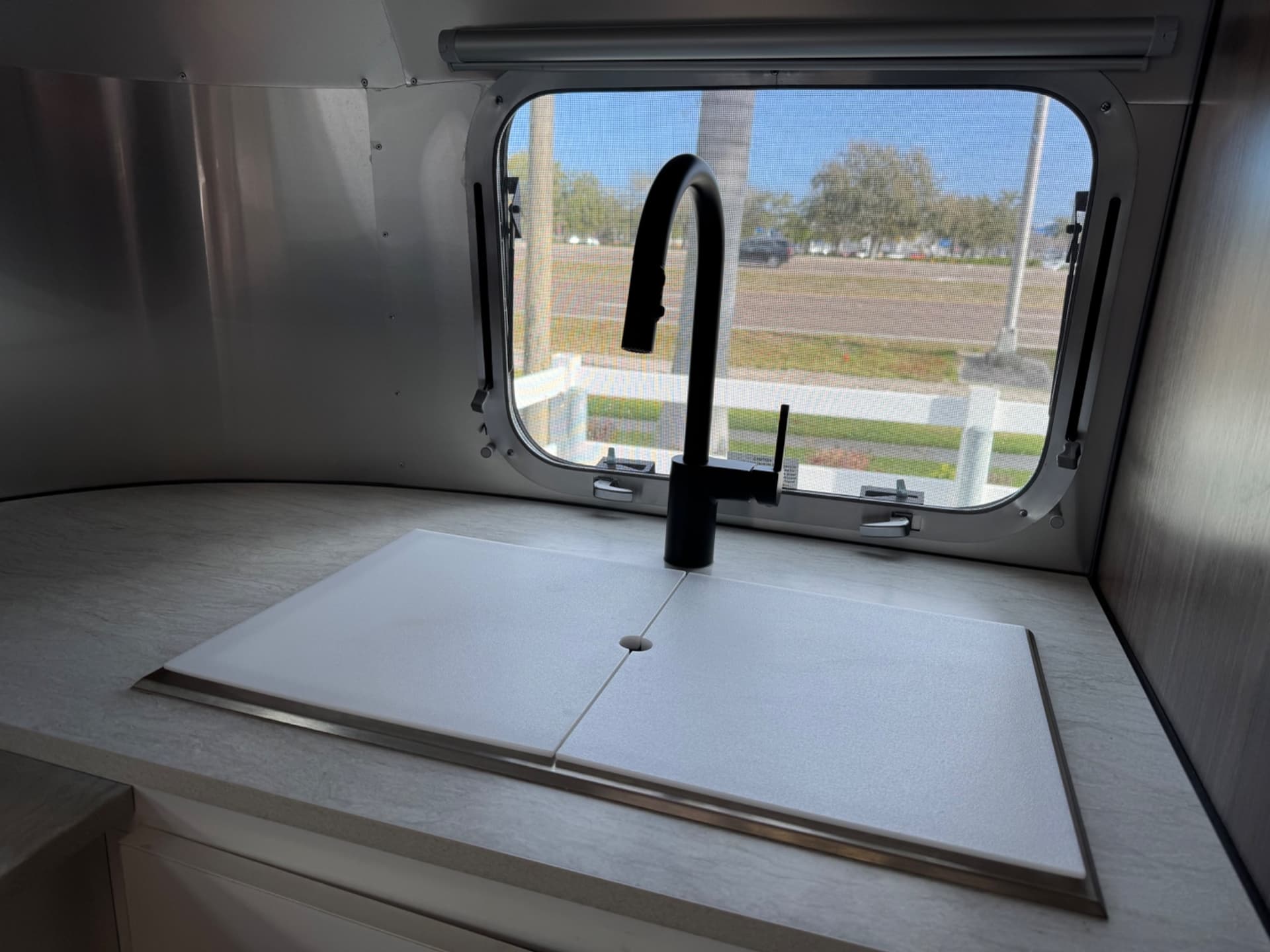 2024 Airstream 2024 Airstream Caravel - thumbnail 15