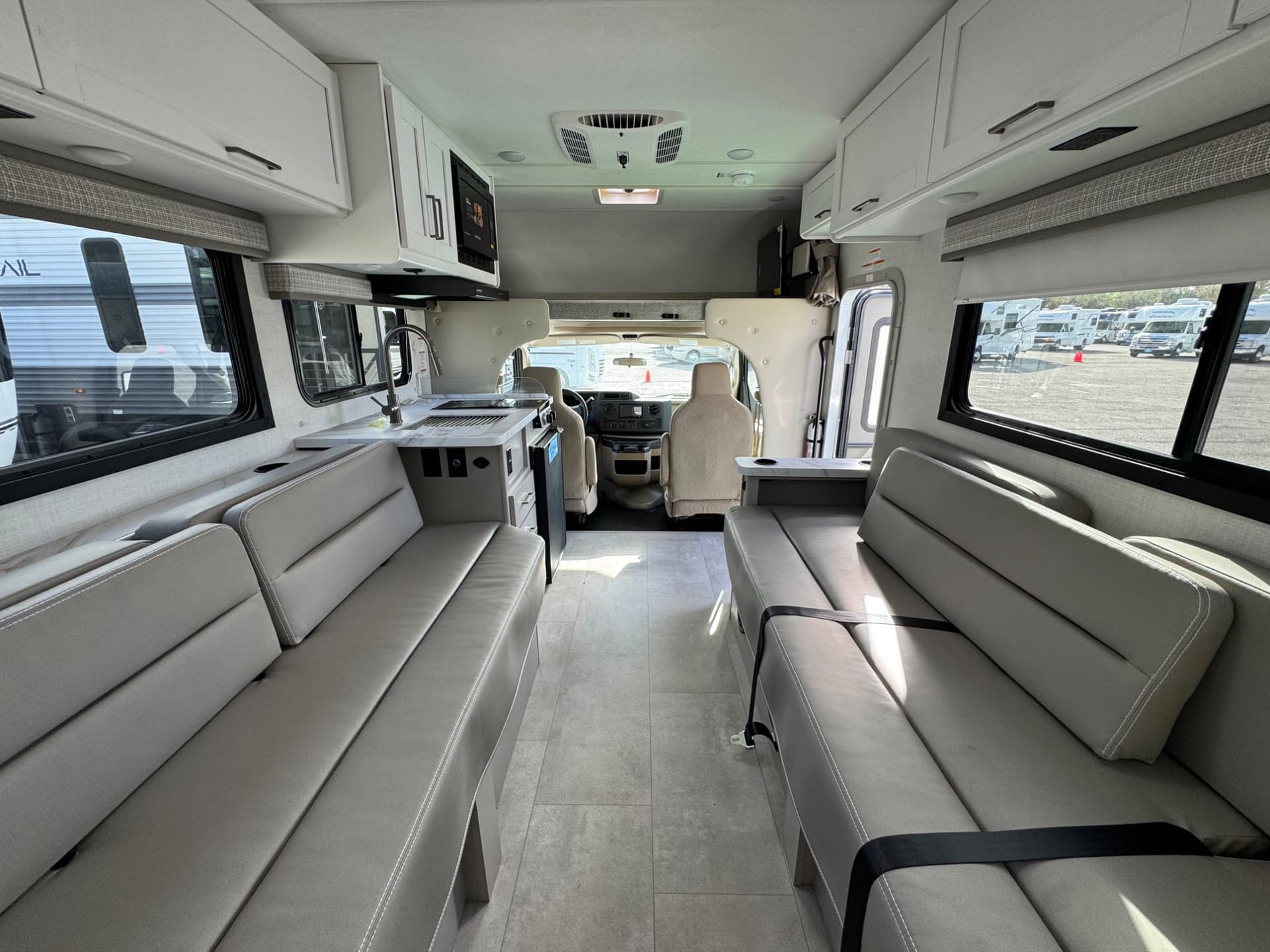 2026 Thor Motor Coach 2026 Thor Motor Coach Quantum - thumbnail 7