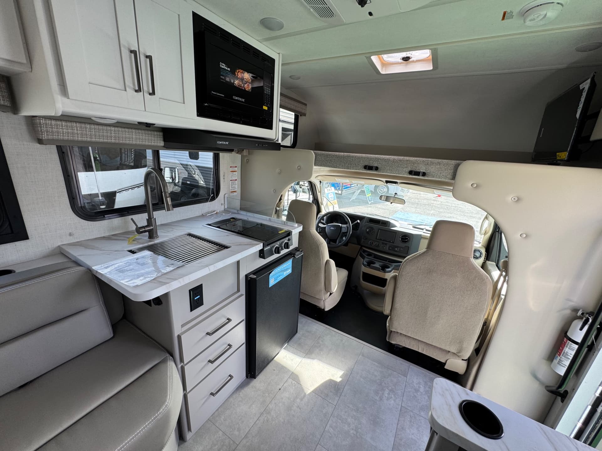 2026 Thor Motor Coach 2026 Thor Motor Coach Quantum - thumbnail 8