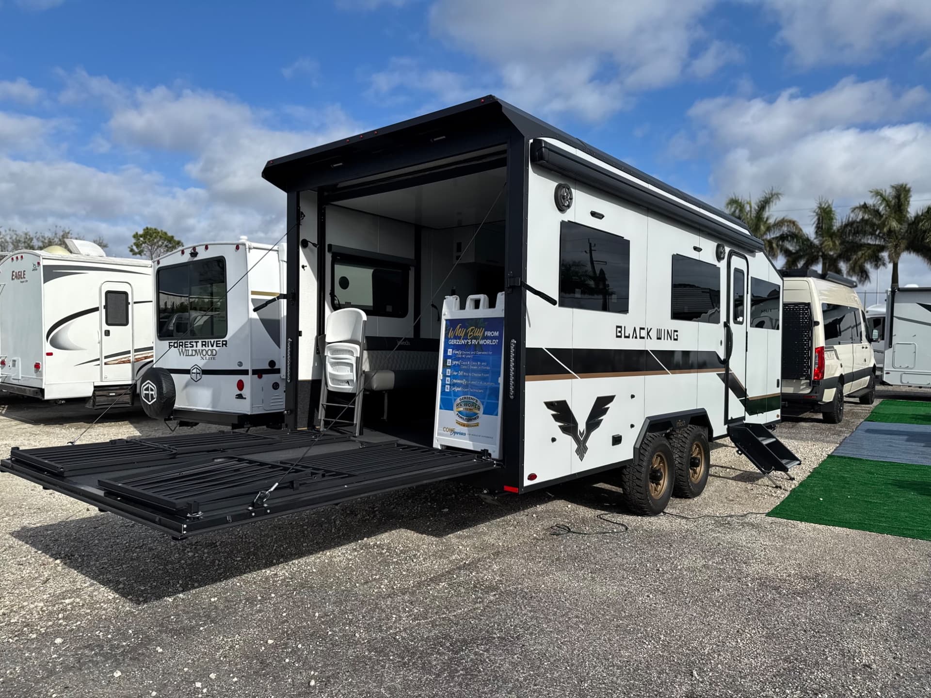 2026 inTech RV 2026 inTech RV Black Wing - thumbnail 5