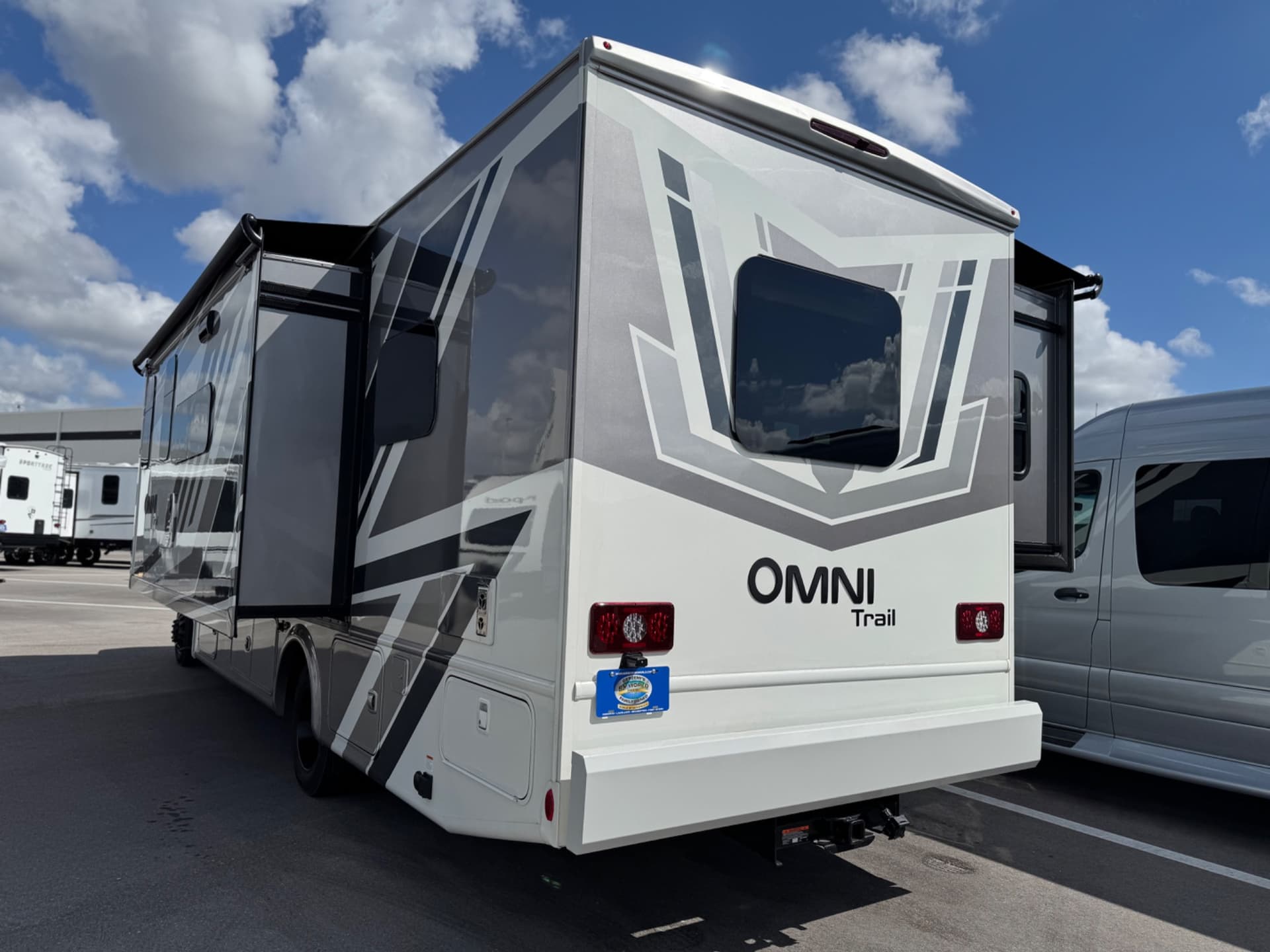 2026 Thor Motor Coach 2026 Thor Motor Coach Omni Trail - thumbnail 4