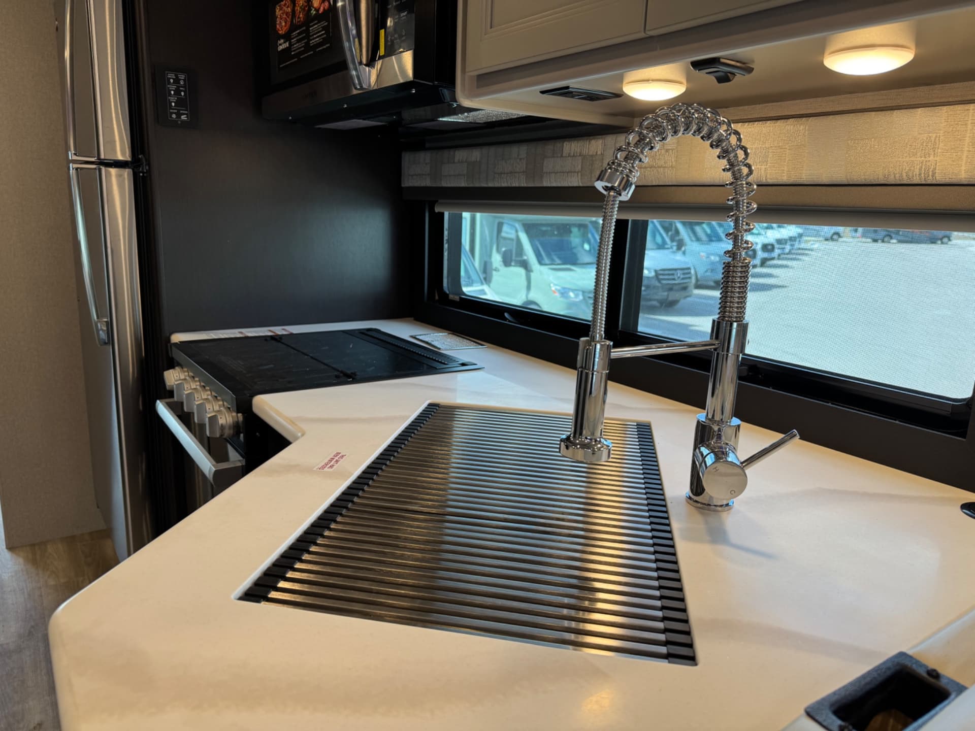 2026 Thor Motor Coach 2026 Thor Motor Coach Omni Trail - thumbnail 13