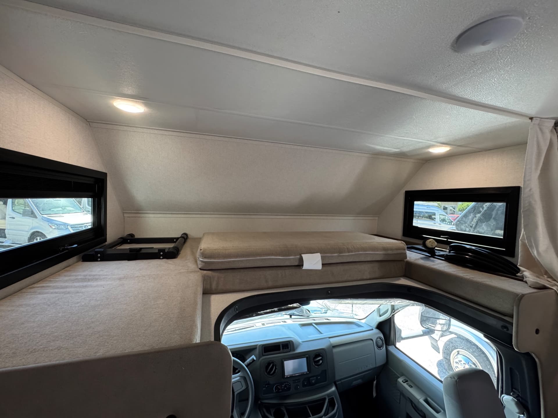 2026 East to West 2026 East to West College Avenue - thumbnail 16