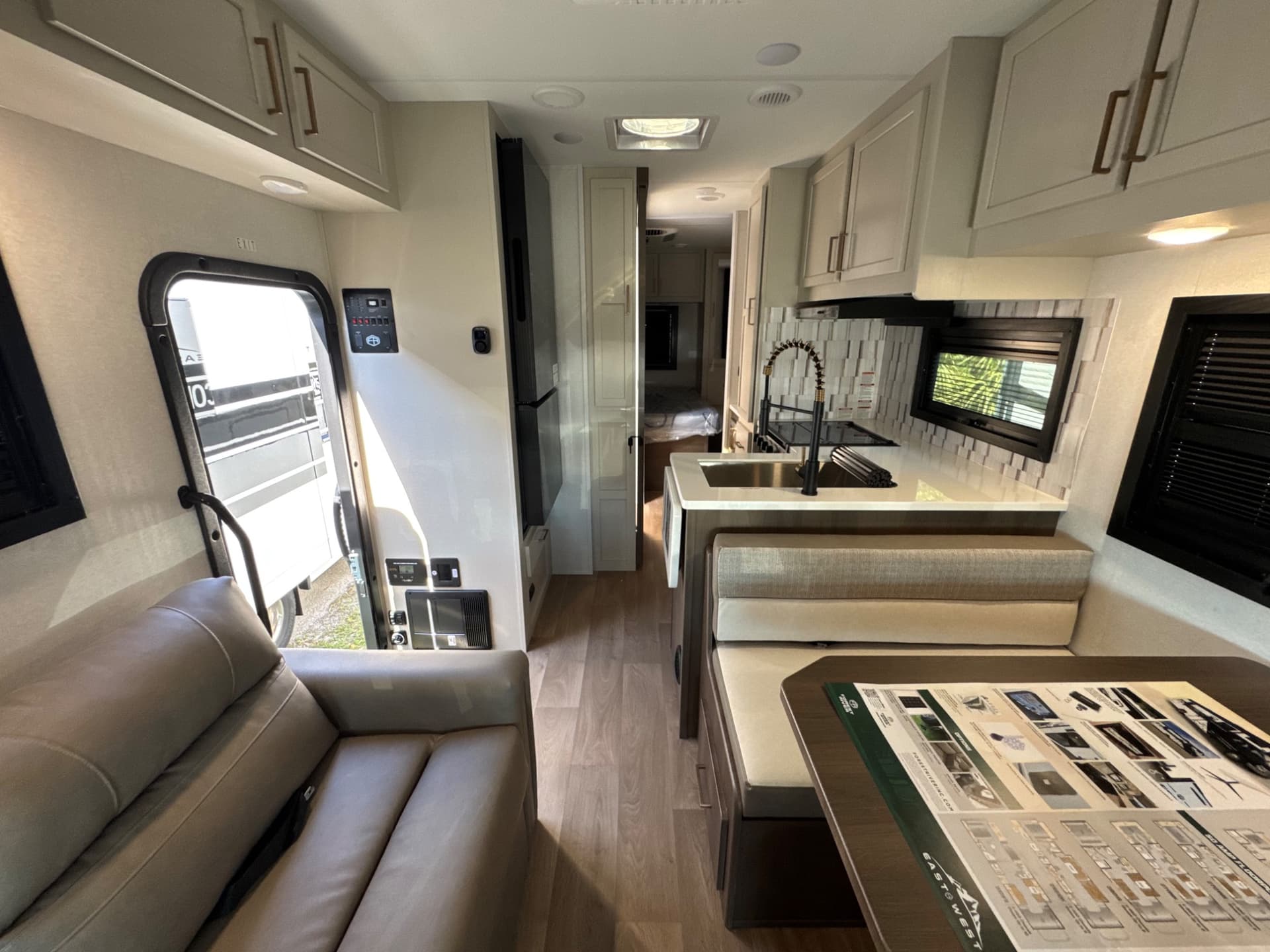 2026 East to West 2026 East to West College Avenue - thumbnail 6