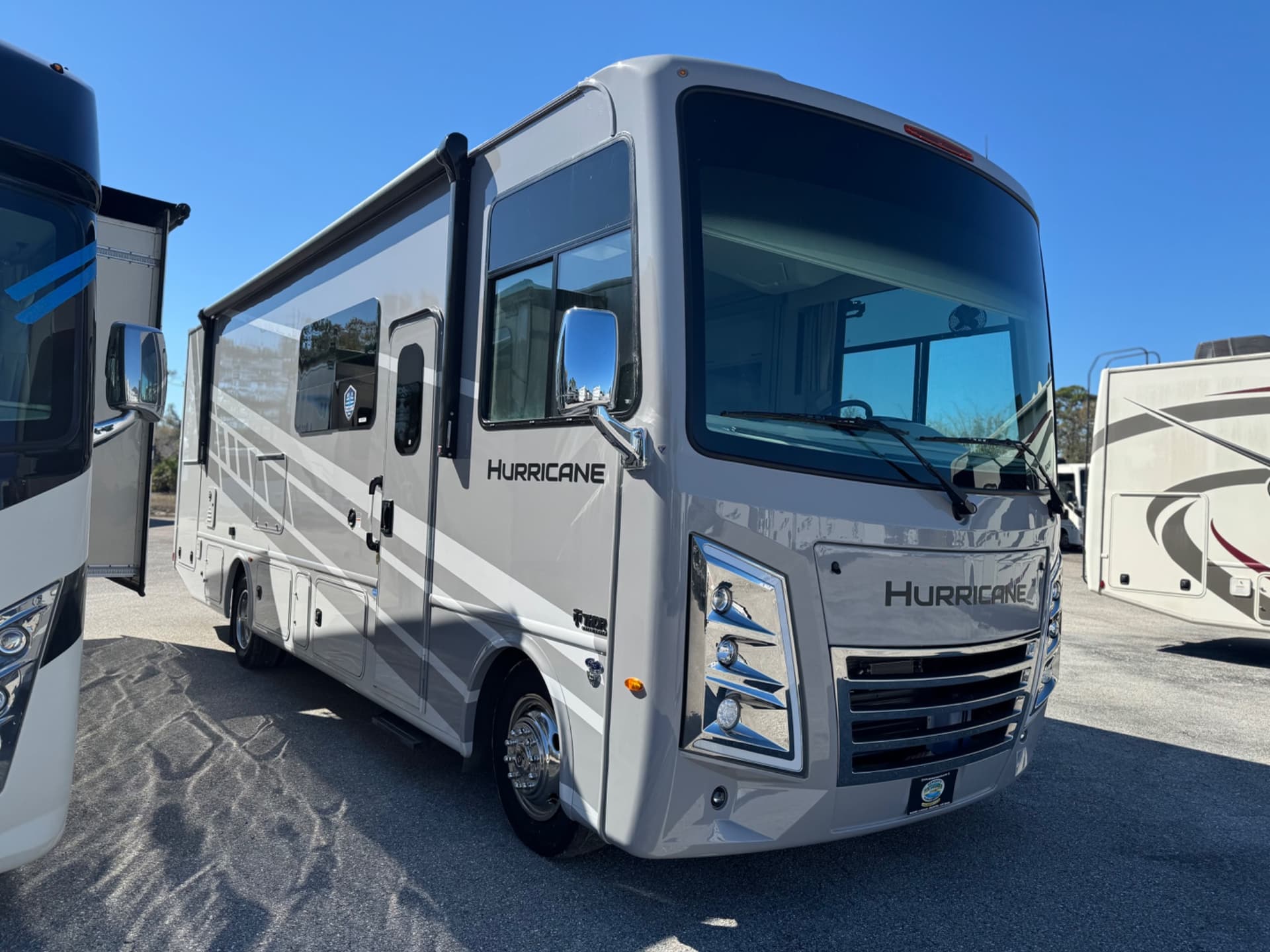 2026 Thor Motor Coach Hurricane 29L