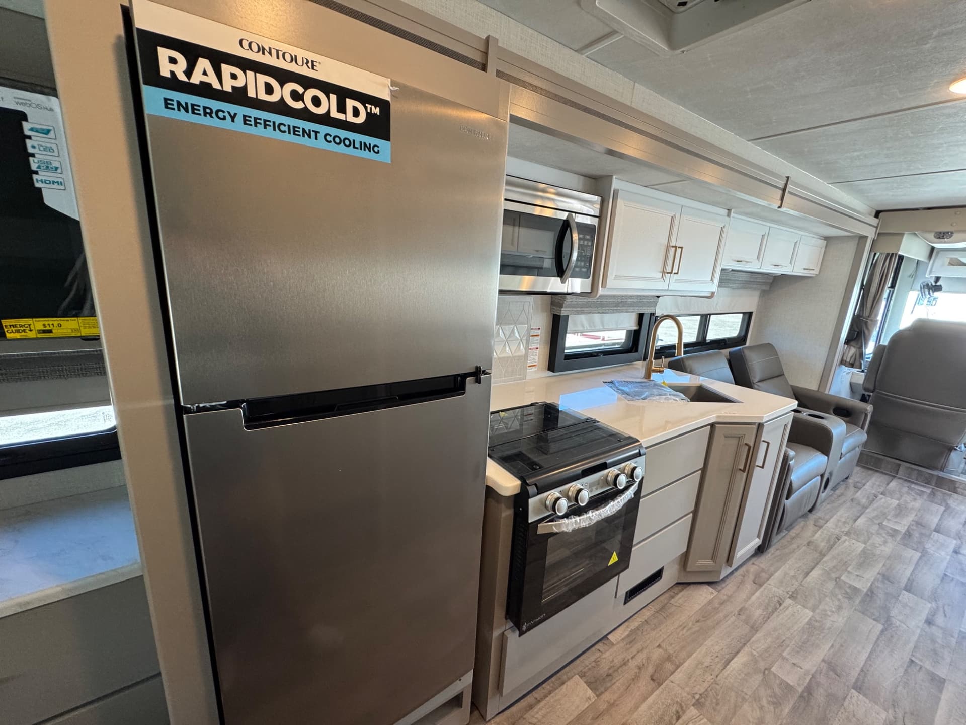 2026 Thor Motor Coach 2026 Thor Motor Coach Hurricane - thumbnail 11