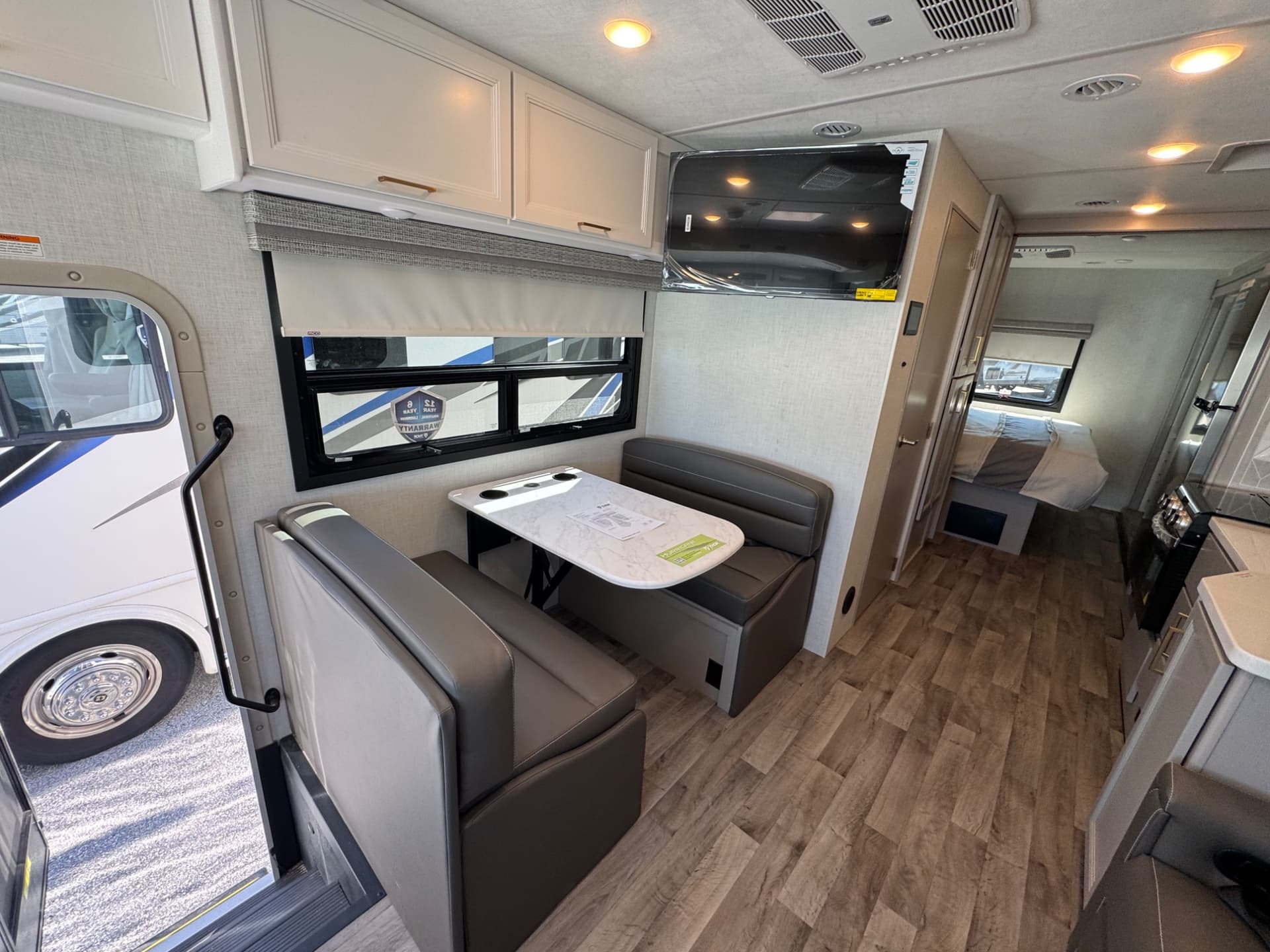 2026 Thor Motor Coach 2026 Thor Motor Coach Hurricane - thumbnail 19