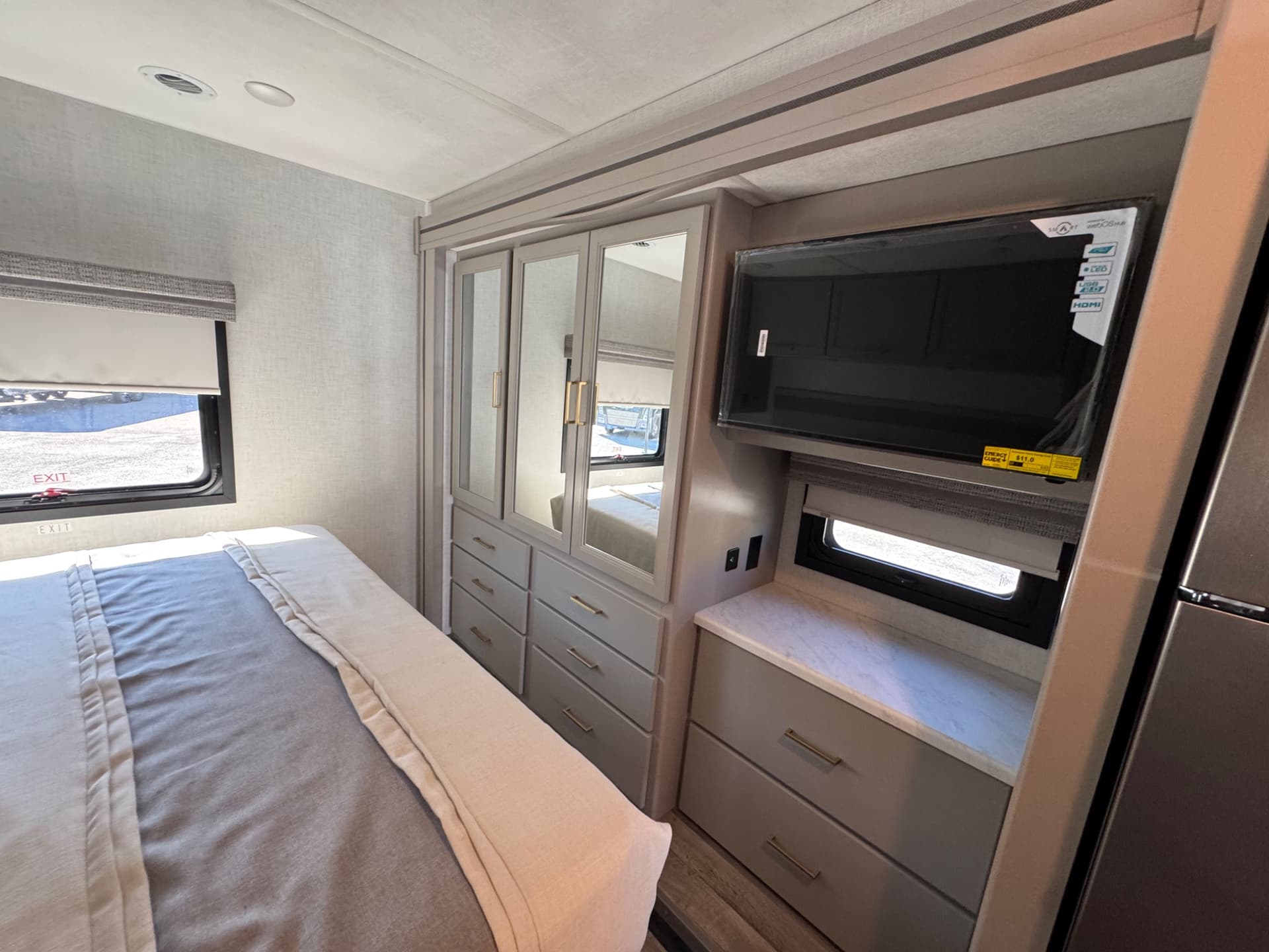 2026 Thor Motor Coach 2026 Thor Motor Coach Hurricane - thumbnail 21