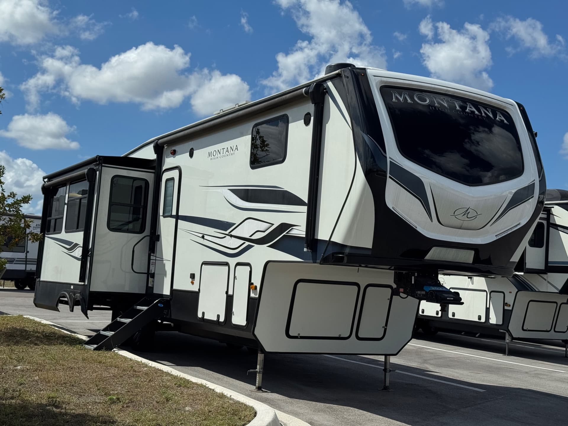 2022 Keystone Montana High Country 295RL