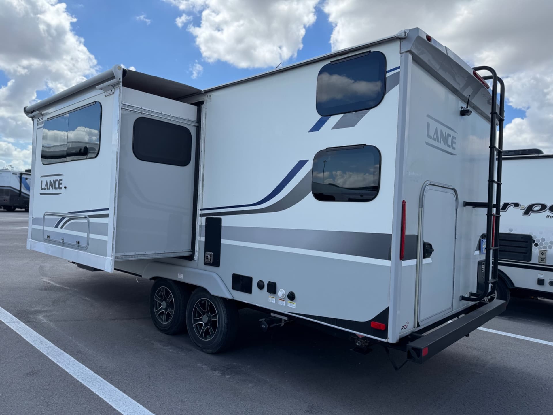 2021 Lance 2021 Lance Lance - thumbnail 3