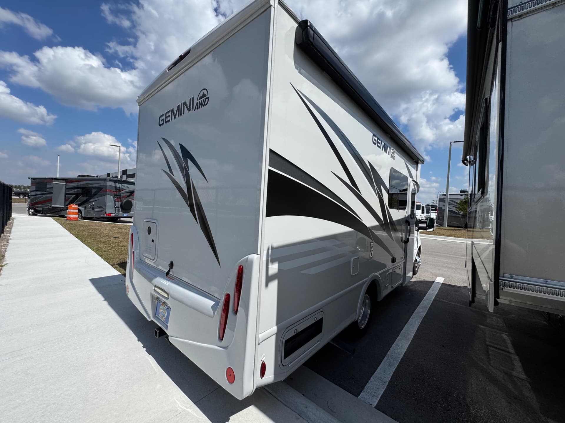 2025 Thor Motor Coach 2025 Thor Motor Coach Gemini - thumbnail 4