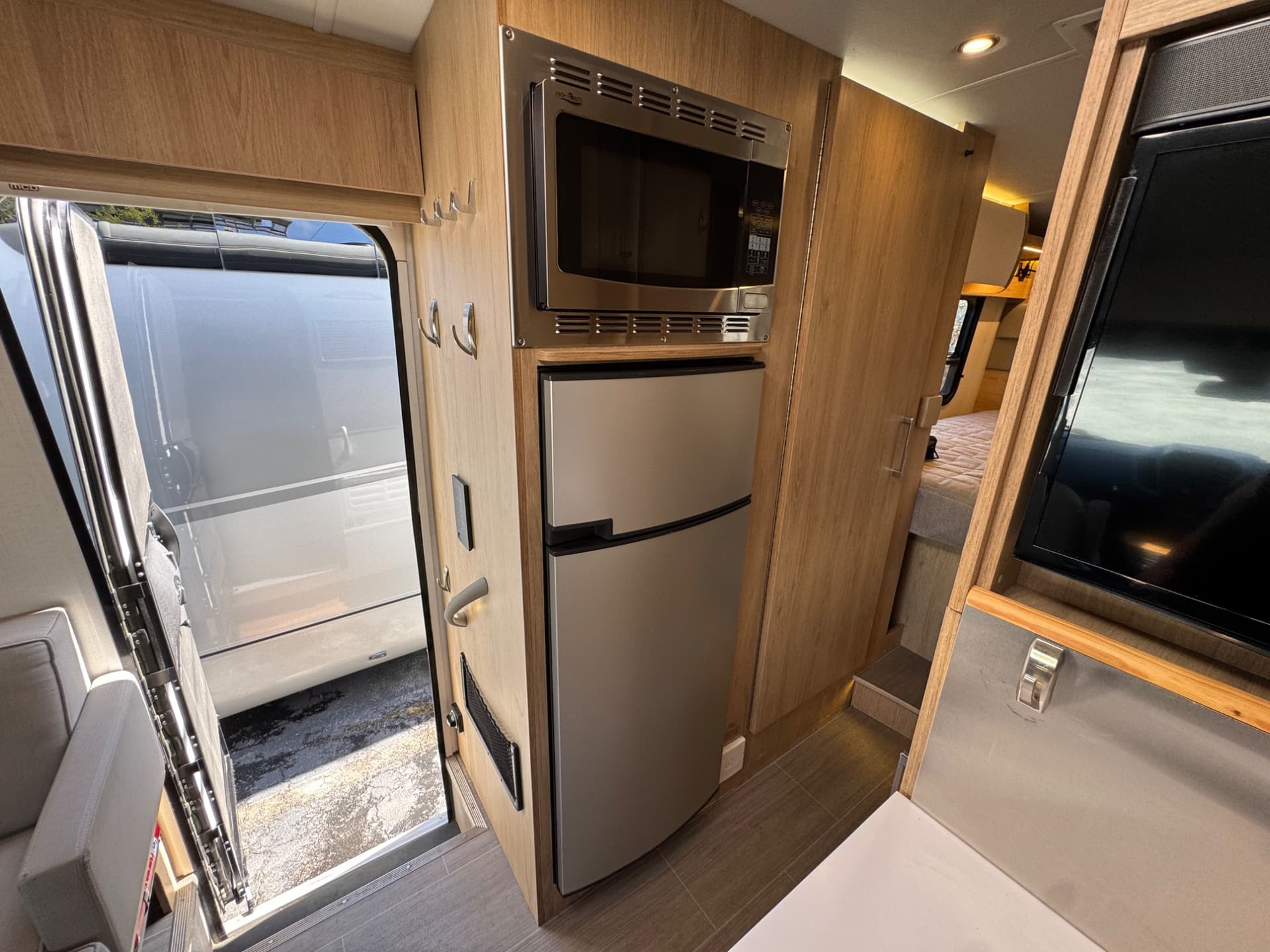 2019 Leisure Travel Vans 2019 Leisure Travel Vans Wonder - thumbnail 13