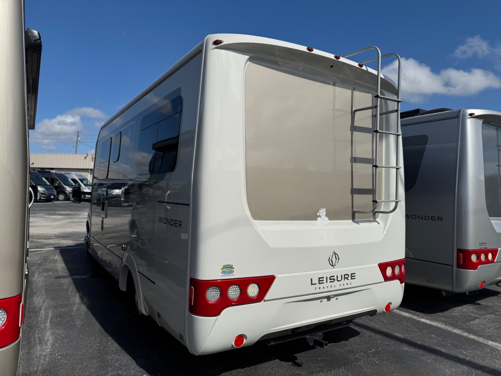 2019 Leisure Travel Vans 2019 Leisure Travel Vans Wonder - thumbnail 25