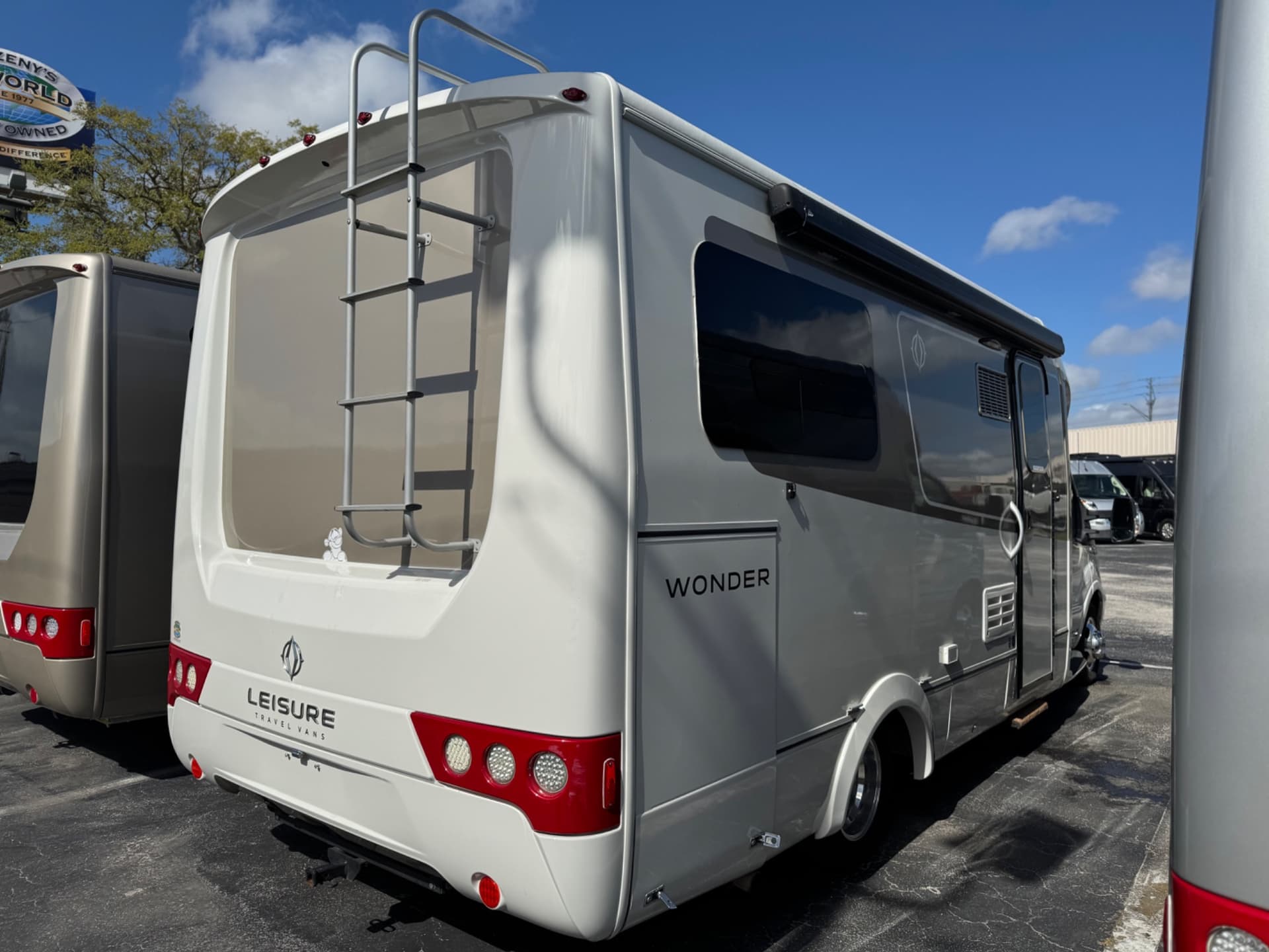 2019 Leisure Travel Vans 2019 Leisure Travel Vans Wonder - thumbnail 26