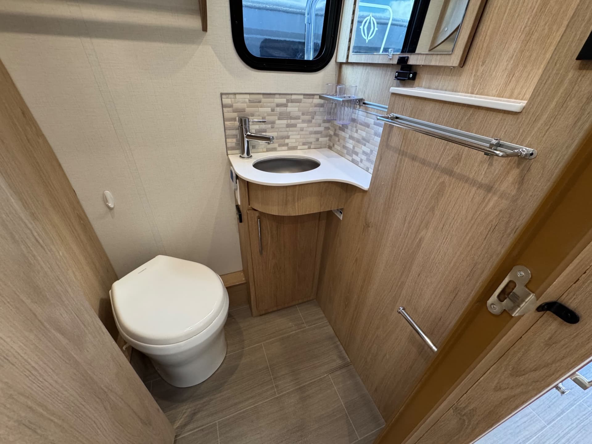 2019 Leisure Travel Vans 2019 Leisure Travel Vans Wonder - thumbnail 41