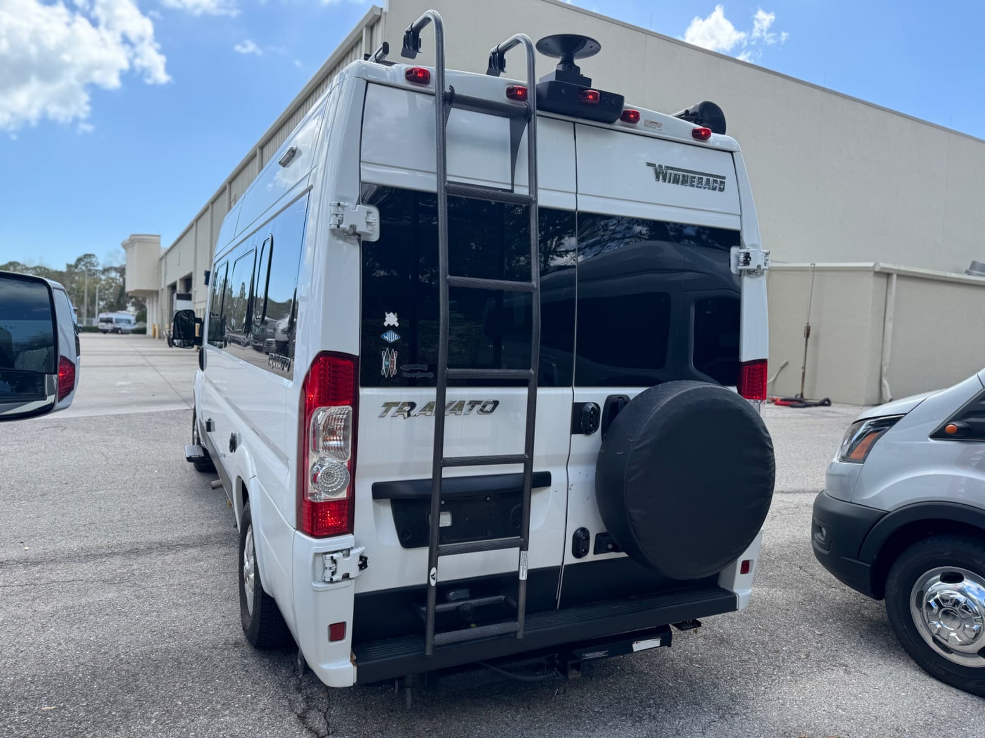 2022 Winnebago 2022 Winnebago Travato - thumbnail 4