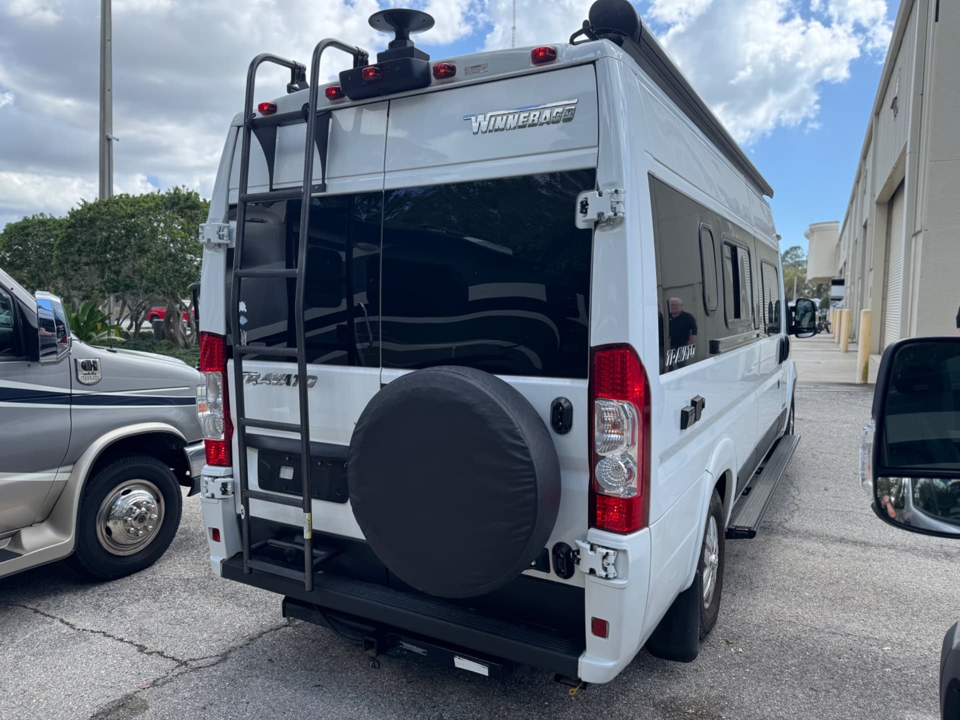 2022 Winnebago 2022 Winnebago Travato - thumbnail 5