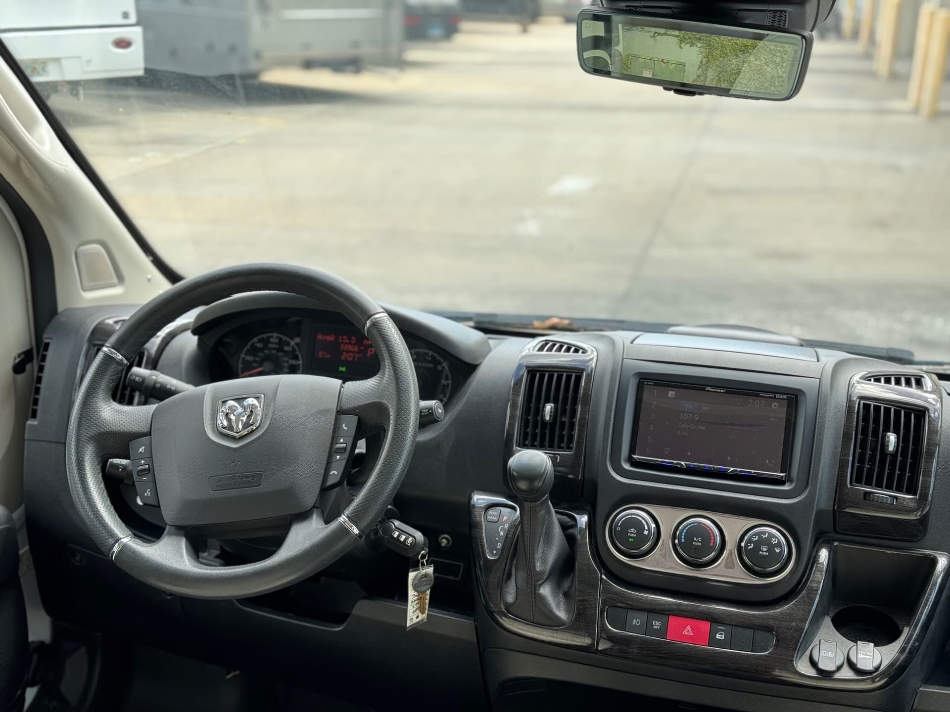 2022 Winnebago 2022 Winnebago Travato - thumbnail 6