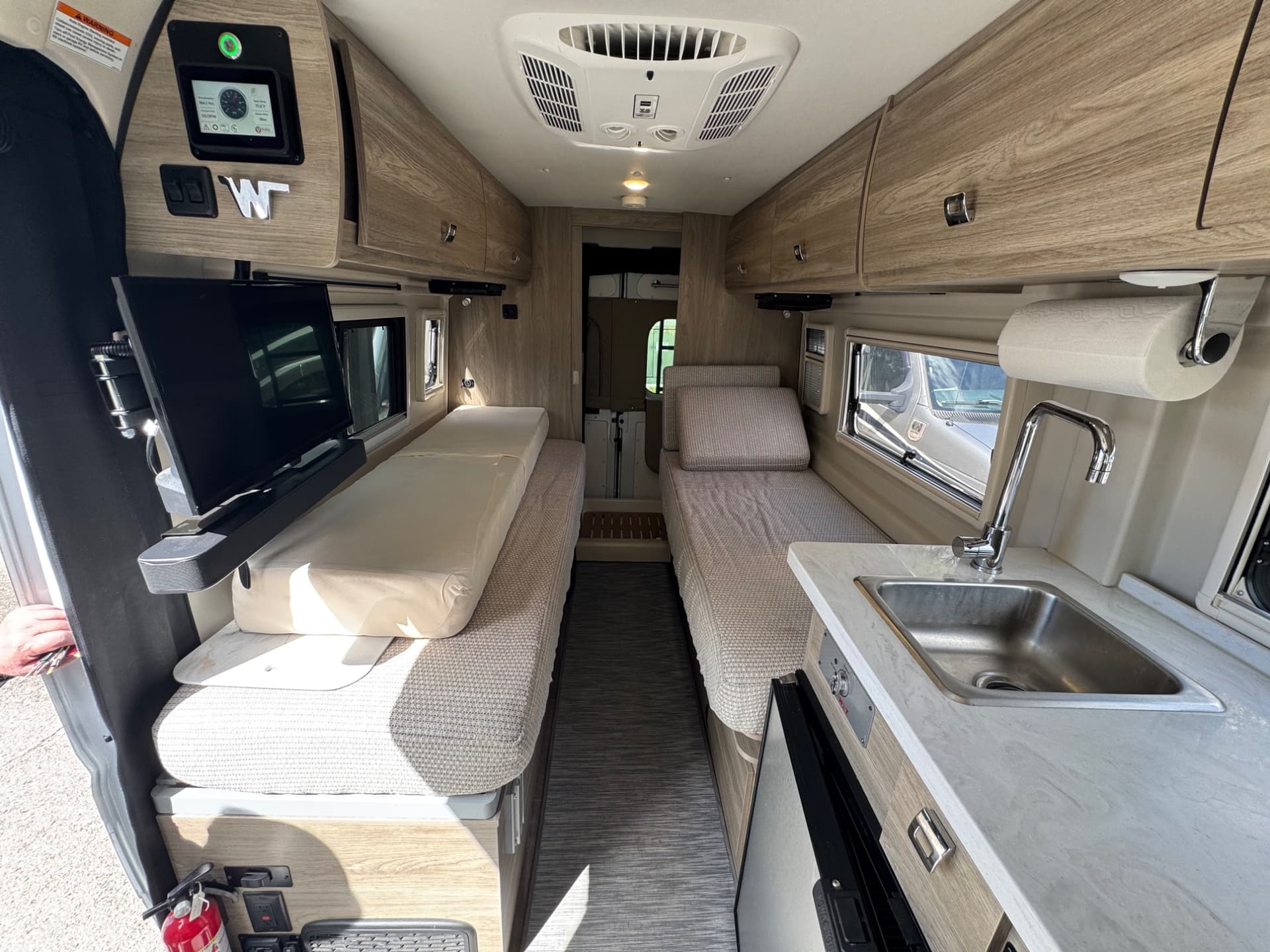 2022 Winnebago 2022 Winnebago Travato - thumbnail 7