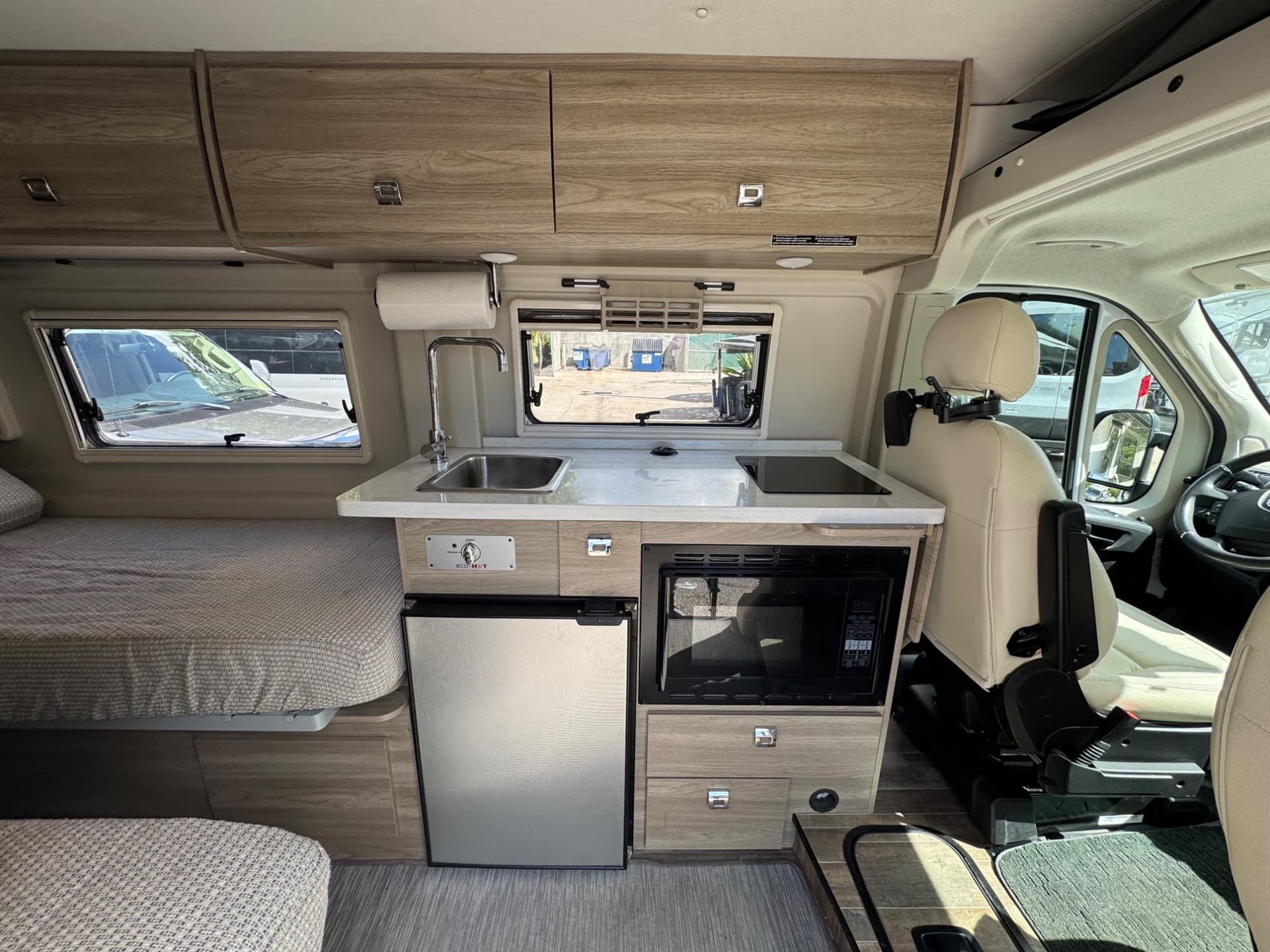 2022 Winnebago 2022 Winnebago Travato - thumbnail 9