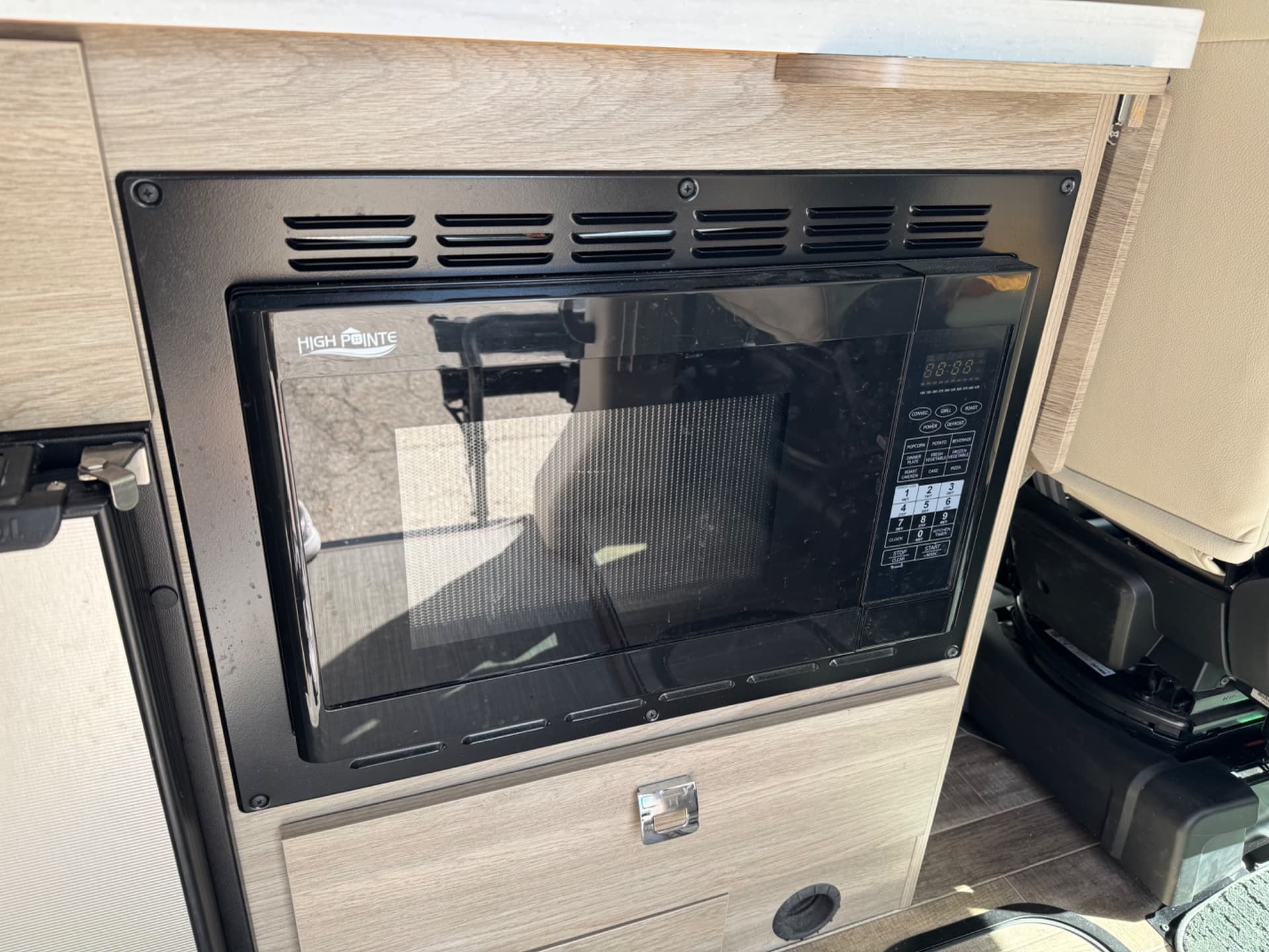 2022 Winnebago 2022 Winnebago Travato - thumbnail 12