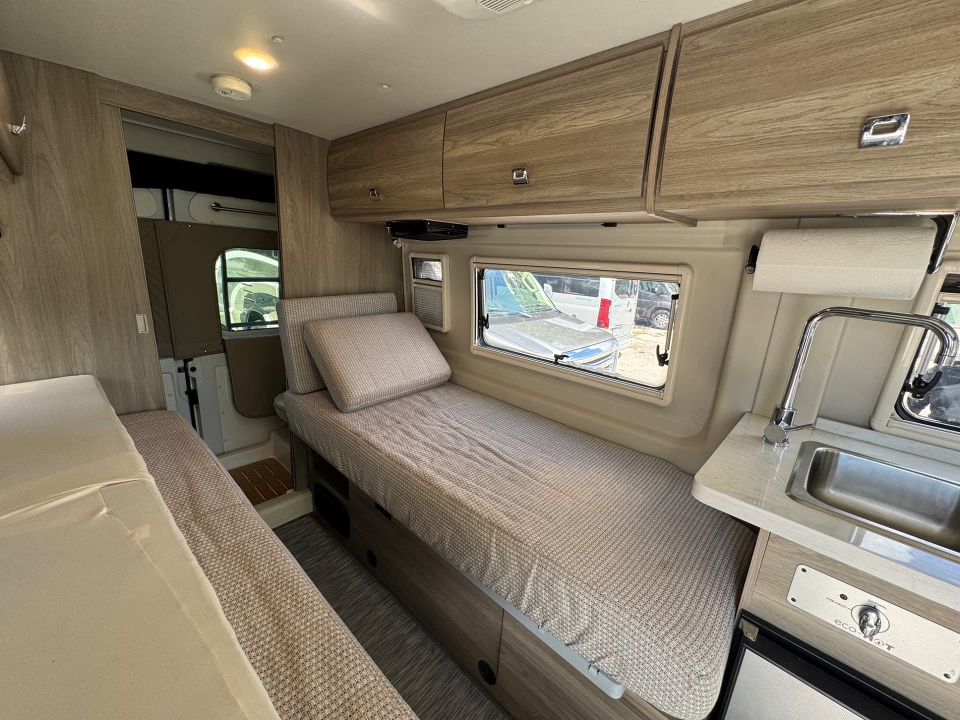 2022 Winnebago 2022 Winnebago Travato - thumbnail 14