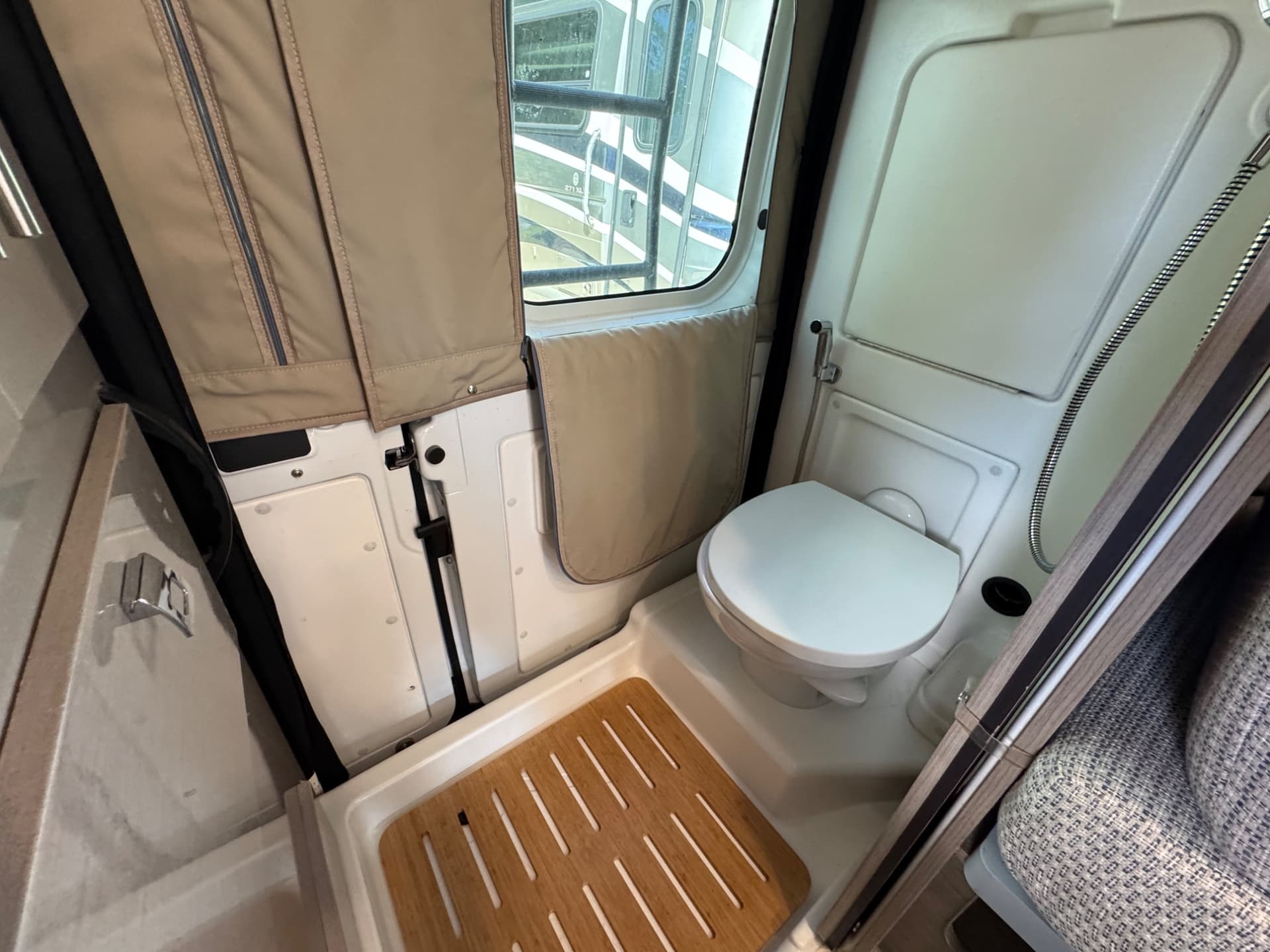 2022 Winnebago 2022 Winnebago Travato - thumbnail 15