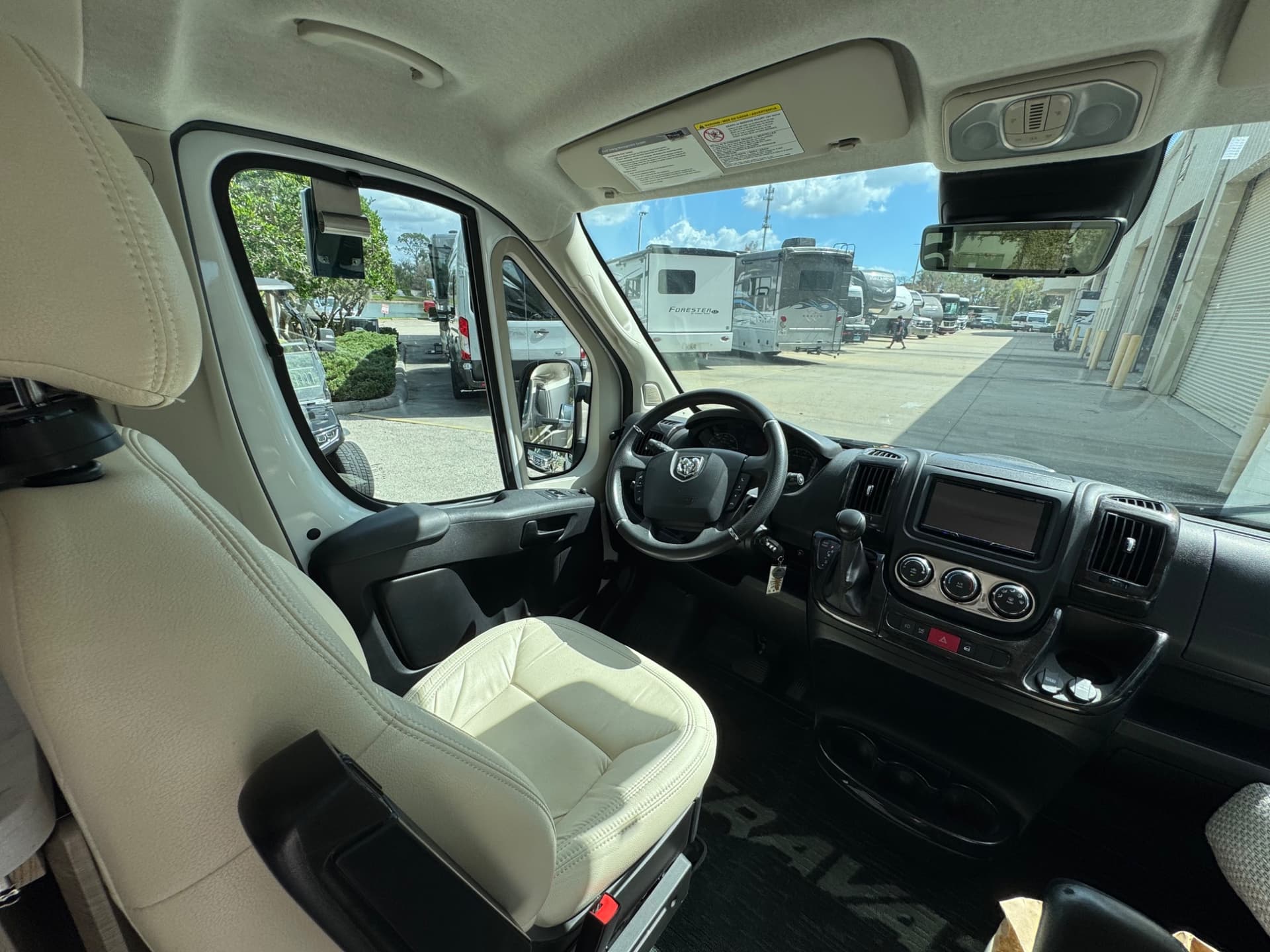 2022 Winnebago 2022 Winnebago Travato - thumbnail 18