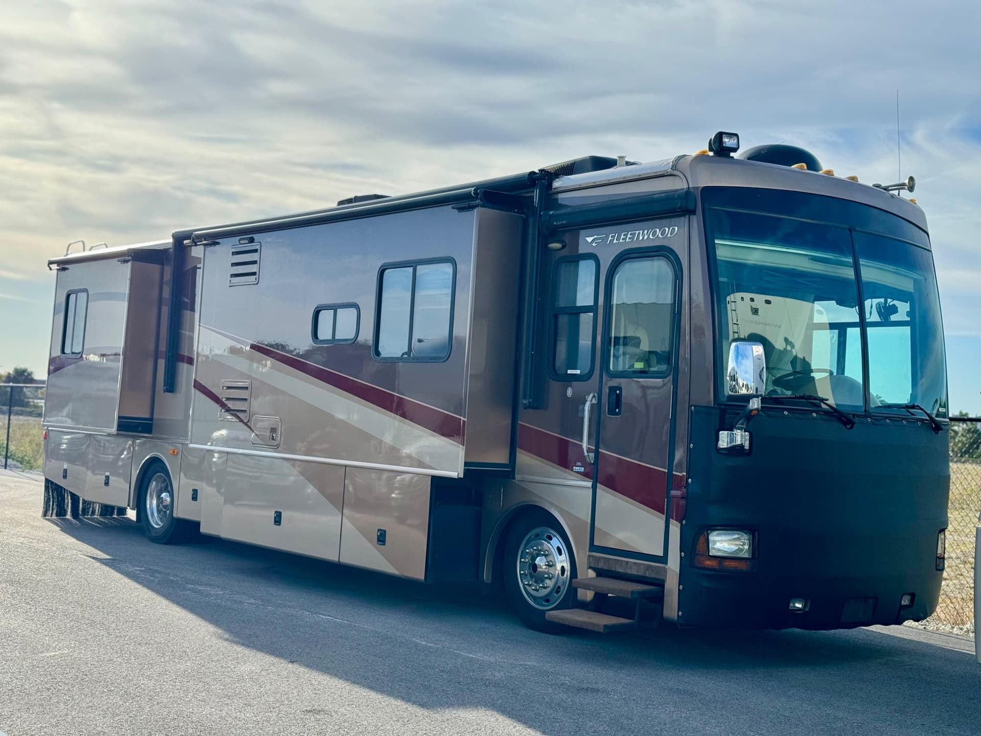 2006 Fleetwood Discovery 39L