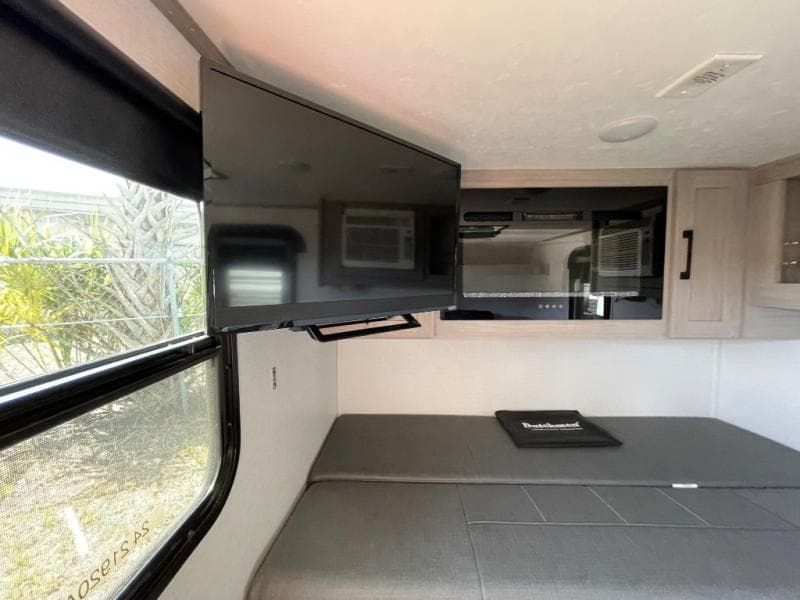 2024 Dutchmen 2024 Dutchmen Coleman - thumbnail 9