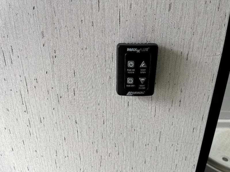 2023 Dutchmen 2023 Dutchmen Kodiak Ultimate - thumbnail 19