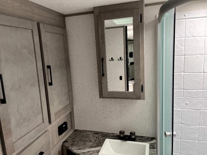 2023 Dutchmen 2023 Dutchmen Kodiak Ultimate - thumbnail 35