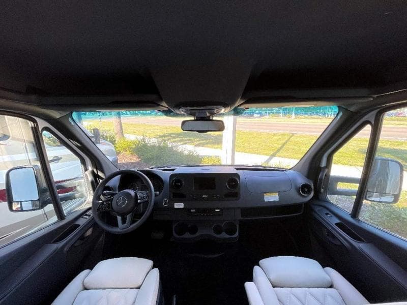 2023 Regency RV 2023 Regency RV Ultra Brougham - thumbnail 11