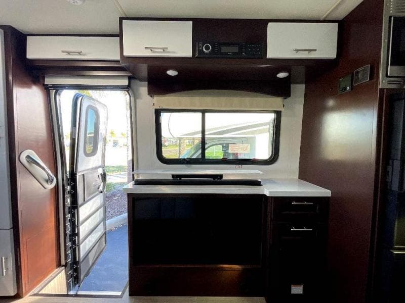 2023 Regency RV 2023 Regency RV Ultra Brougham - thumbnail 12