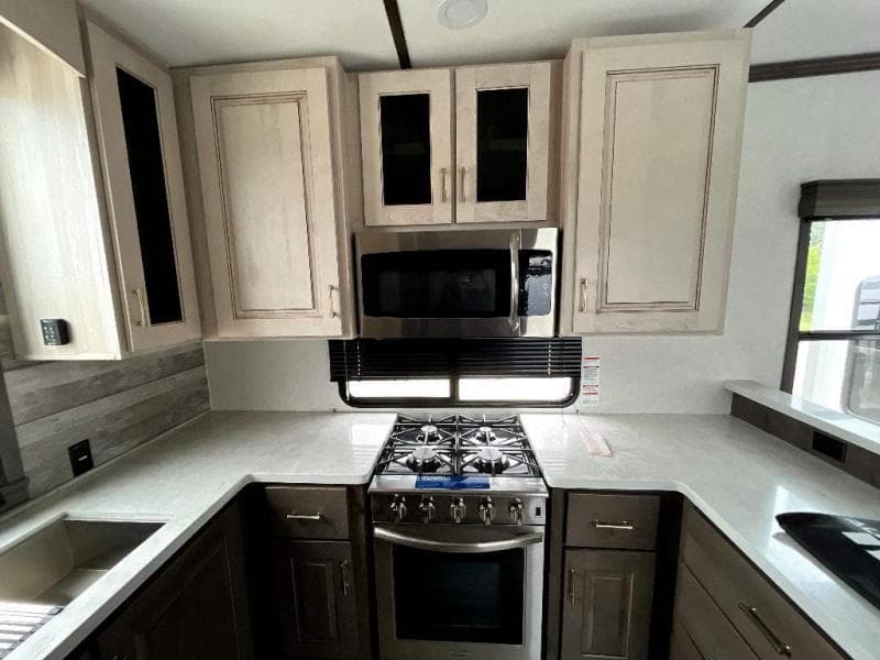 2022 Alliance RV 2022 Alliance RV Paradigm - thumbnail 23