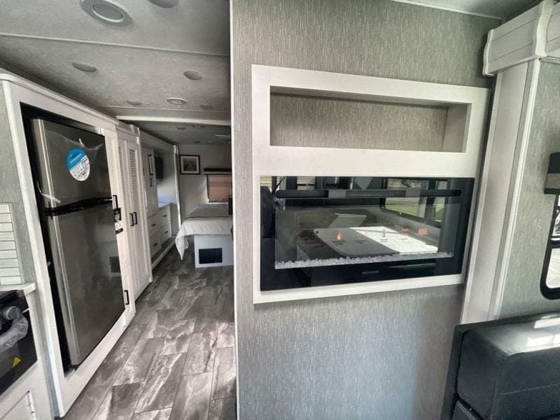 2023 Coachmen 2023 Coachmen Mirada - thumbnail 21