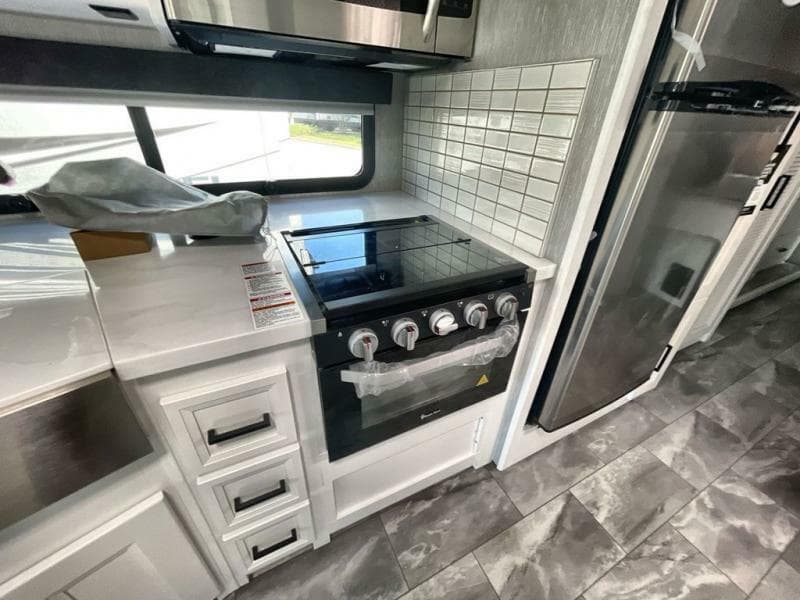 2023 Coachmen 2023 Coachmen Mirada - thumbnail 26