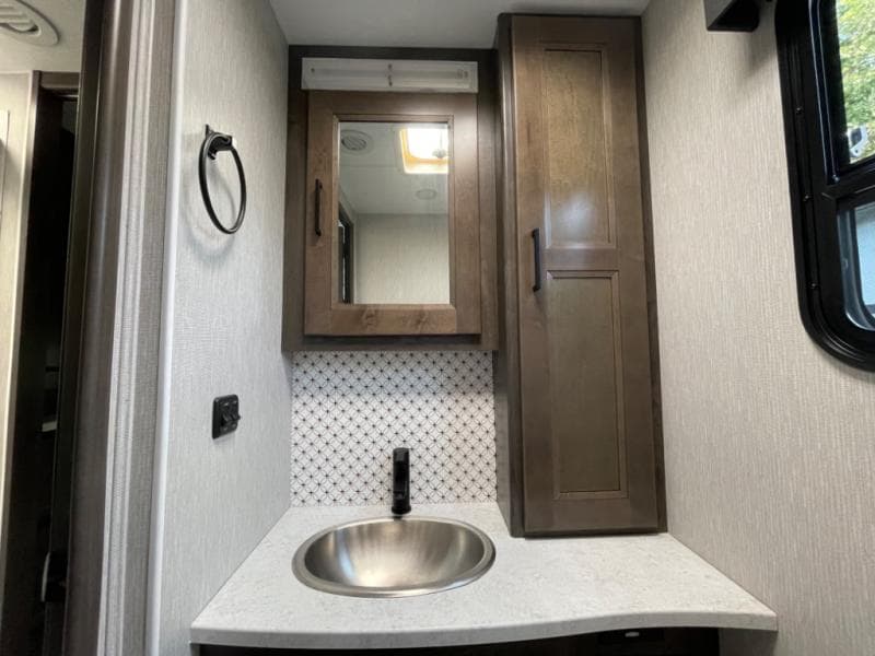 2023 Coachmen 2023 Coachmen Mirada - thumbnail 30