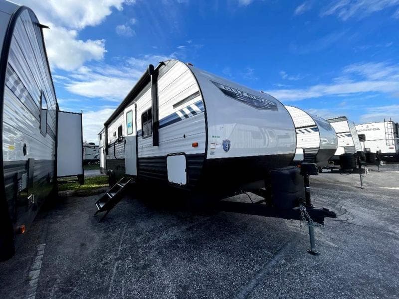 2023 Gulf Stream 2023 Gulf Stream Conquest - image 1