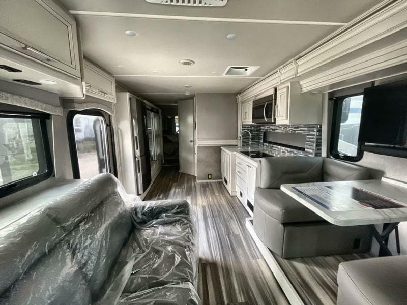 2023 Fleetwood RV 2023 Fleetwood RV PACE ARROW - thumbnail 13