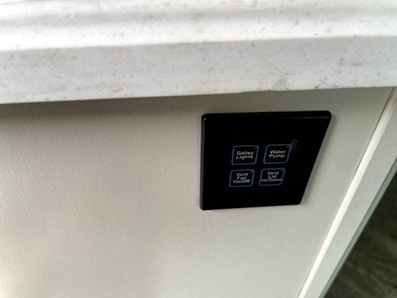 2023 Fleetwood RV 2023 Fleetwood RV Bounder - thumbnail 25